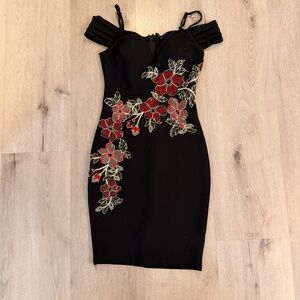 Entry Black bodycon dress with red floral embroidery